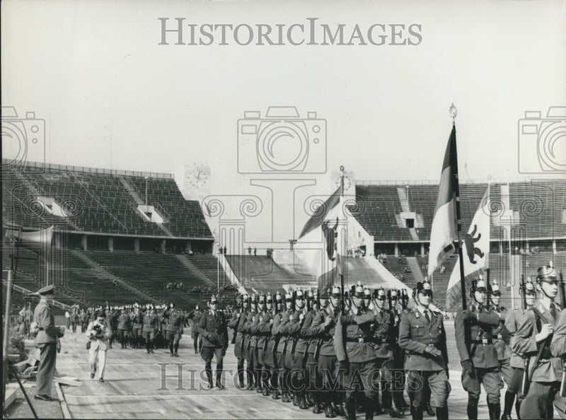 Load image into Gallery viewer, 1954 Press Photo Berlin Police Units - Police Sports Festival. Olympic Stadium.

