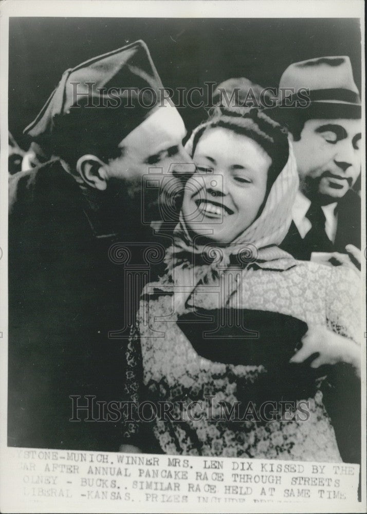 1951 Press Photo Mrs. Len Dix. Winner of Pancake Race.- Historic Images