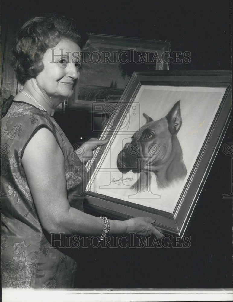 1973 Press Photo Renee Rousseau With Dog Painting in Nice Art Gallery
