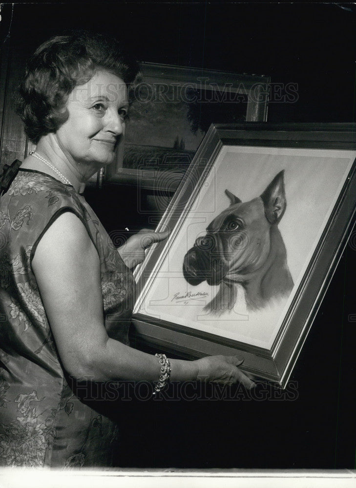 1973 Press Photo Renee Rousseau with Boxer Painting in Nice Art Gallery