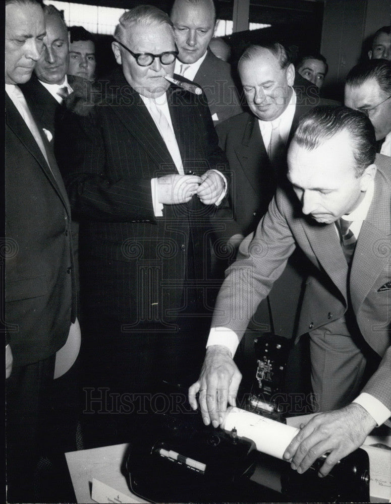 Load image into Gallery viewer, 1957 Press Photo German Economic Minister Erhard. Industrial Fair in Hannover.
