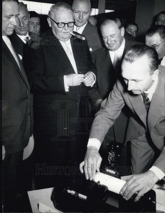 1957 Press Photo German Economic Minister Erhard. Industrial Fair in Hannover.