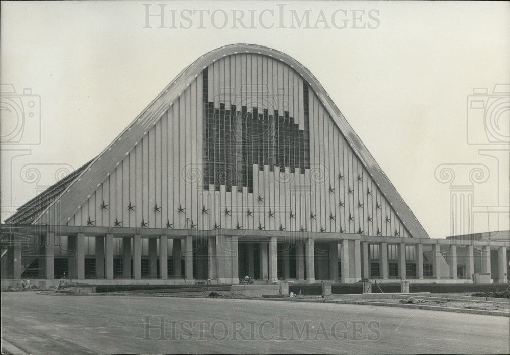 1958 Press Photo Brussels 100 Year Old Expo Hall in Need of Renovation