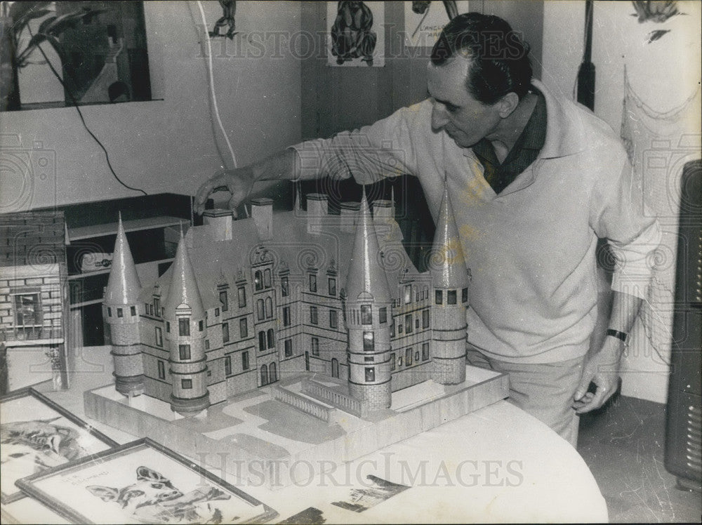 1969 Press Photo Mr. Vegern with his Matchstick Wonder