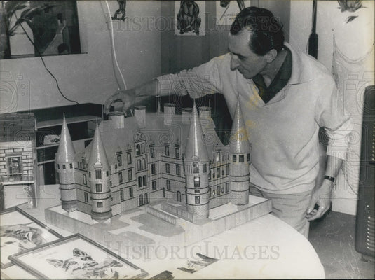 1969 Press Photo Mr. Vegern with his Matchstick Wonder