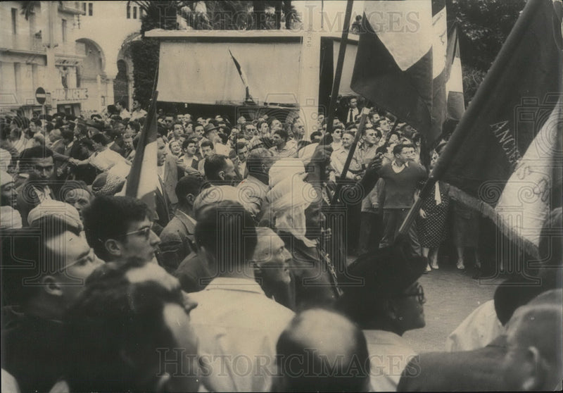 Load image into Gallery viewer, 1958 Press Photo Former Soldiers Assemble to Protest in Algerian Streets
