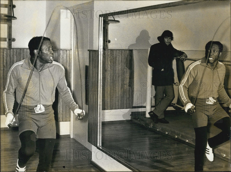 Load image into Gallery viewer, 1972 Press Photo Middleweight Emil Griffith to Fight Jean Claude Bouttier Paris
