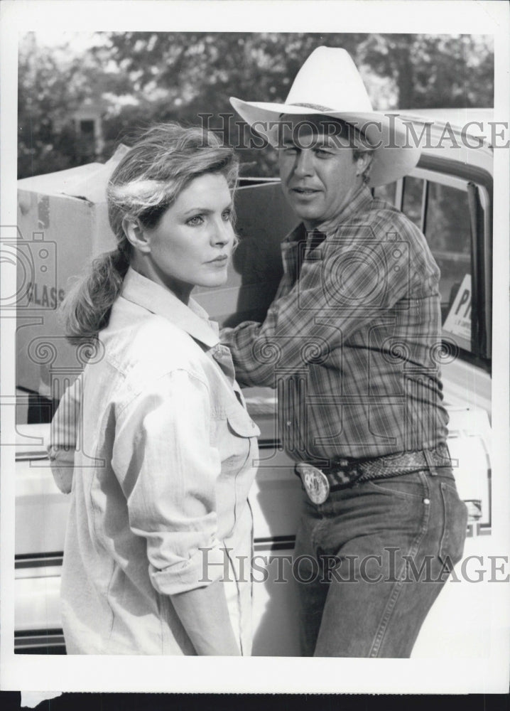 1986 Press Photo Steve Kanaly and Pricill Beulieu in &quot;Dallas&quot;.- Historic Images