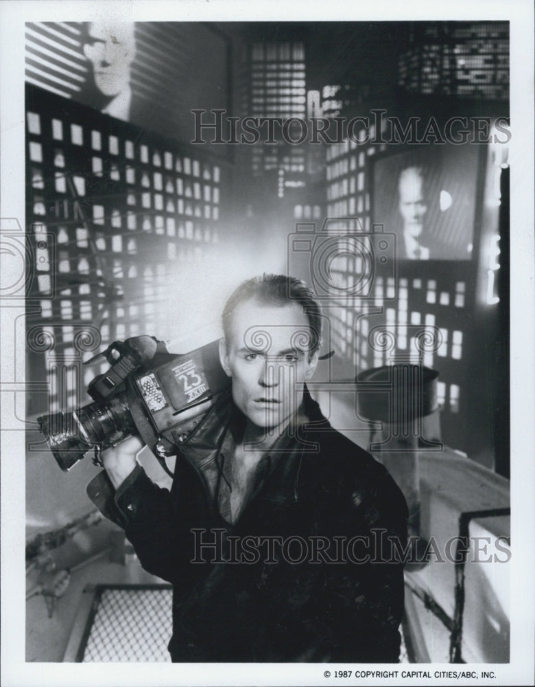 1987 Press Photo Actor Matt Frewer In Television Show &quot;Max Headroom&quot;- Historic Images