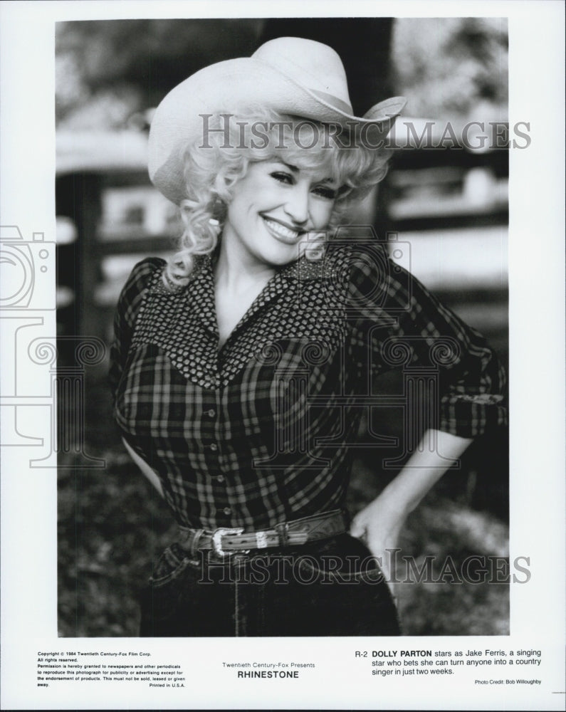 1984 Press Photo Actress Dolly Parton In Movie &quot;Rhinestone&quot;- Historic Images