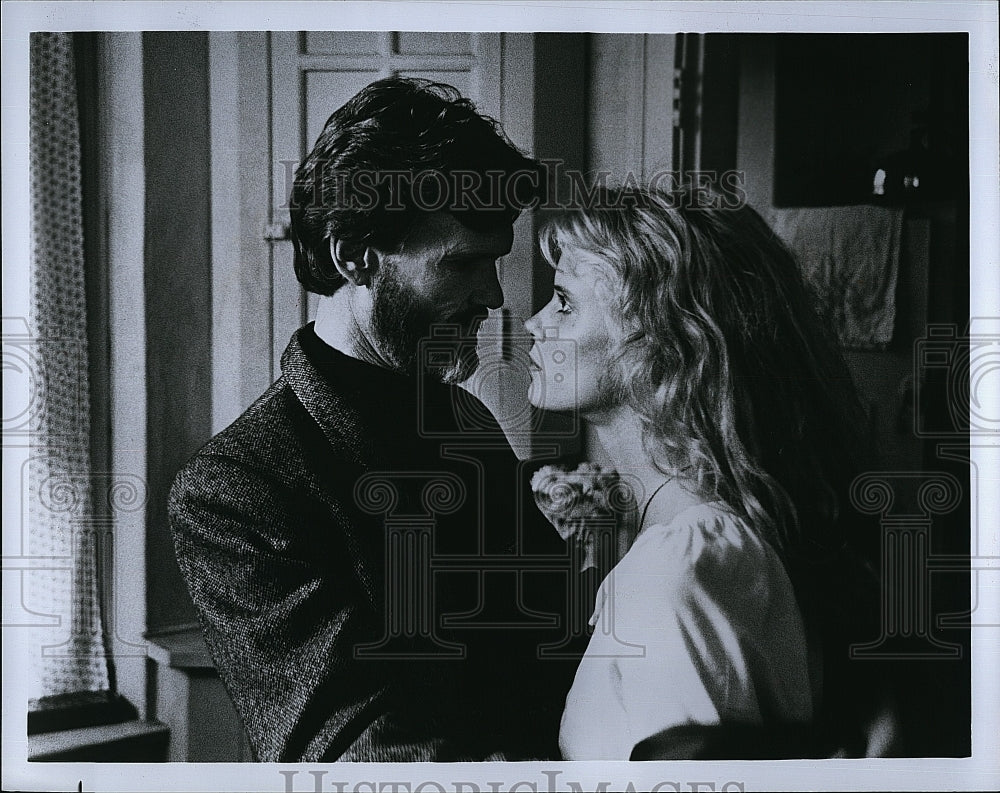 1986 Press Photo Kris Kristofferson and Lori Singer in &quot;Trouble in Mind&quot;- Historic Images