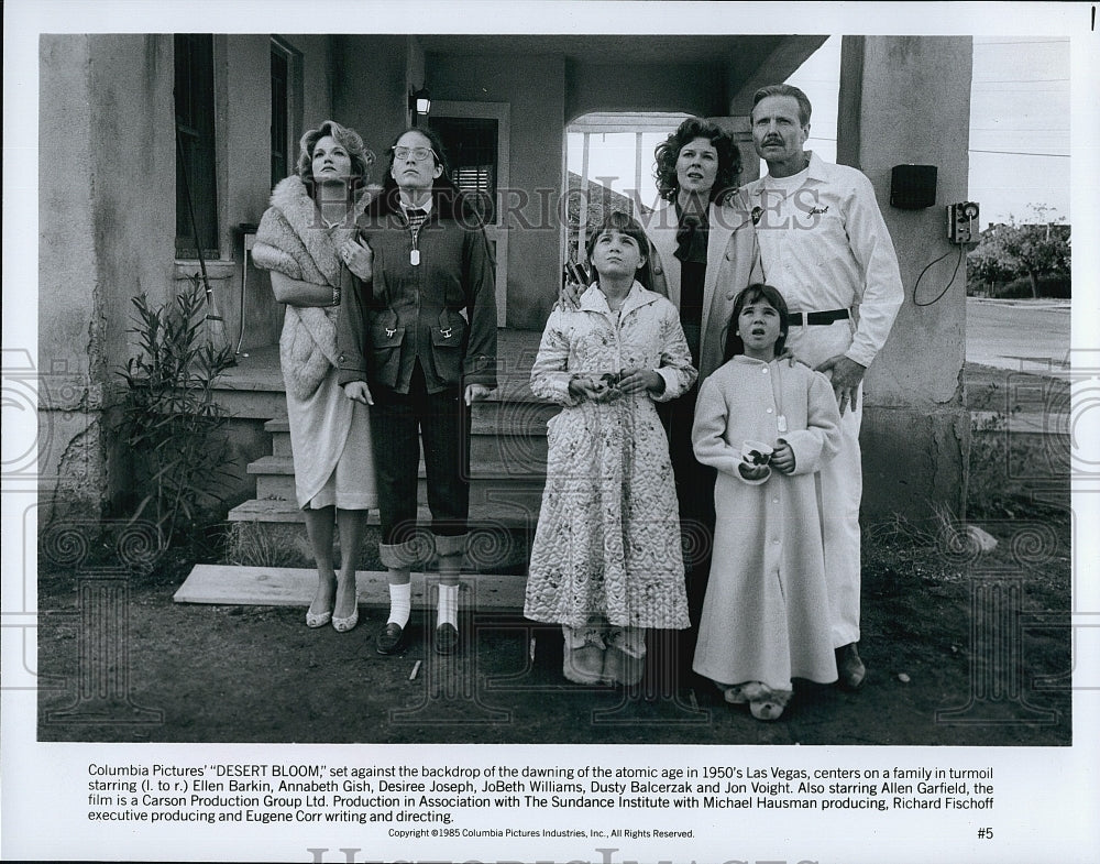 1985 Press Photo Barkin, Gish, Joseph, Williams, Voight, in &quot;Desert Bloom&quot;- Historic Images