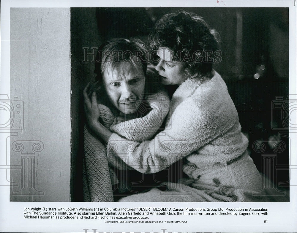 1985 Press Photo Jon Voight and JoBeth Williams in &quot;Desert Bloom&quot;- Historic Images