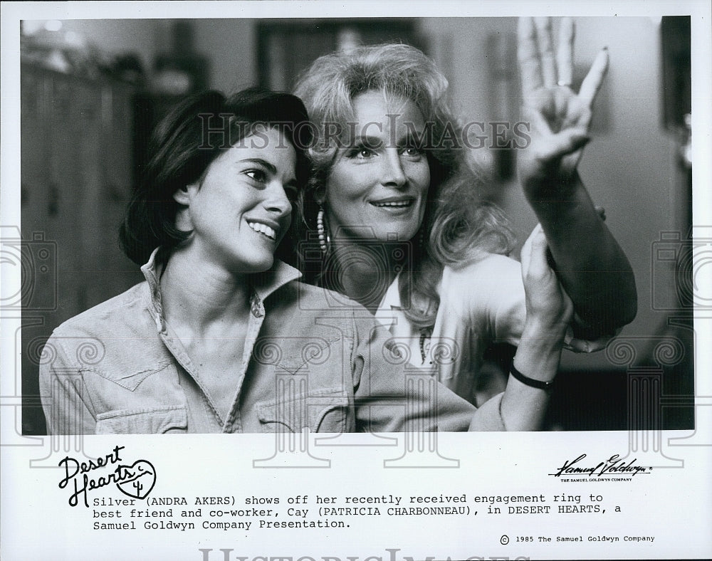 1985 Press Photo Andrea Akers and Patricia Charbonneau in &quot;Desert Hearts&quot;- Historic Images