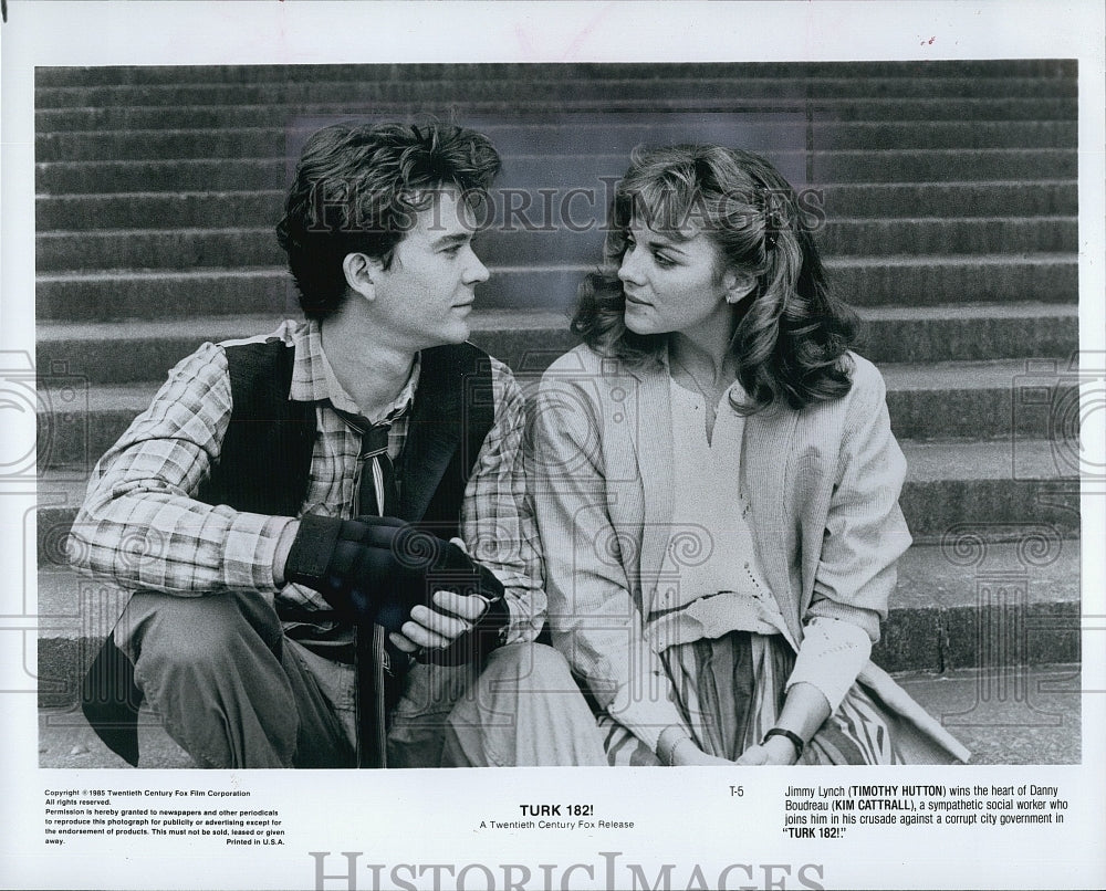 1985 Press Photo Timothy Hutton and Kim Cattrall in &quot;Turk 182&quot;- Historic Images