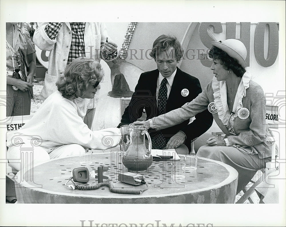 Press Photo Dick Cavett Actor Comedian Health Ensemble Comedy Movie Film Scene- Historic Images