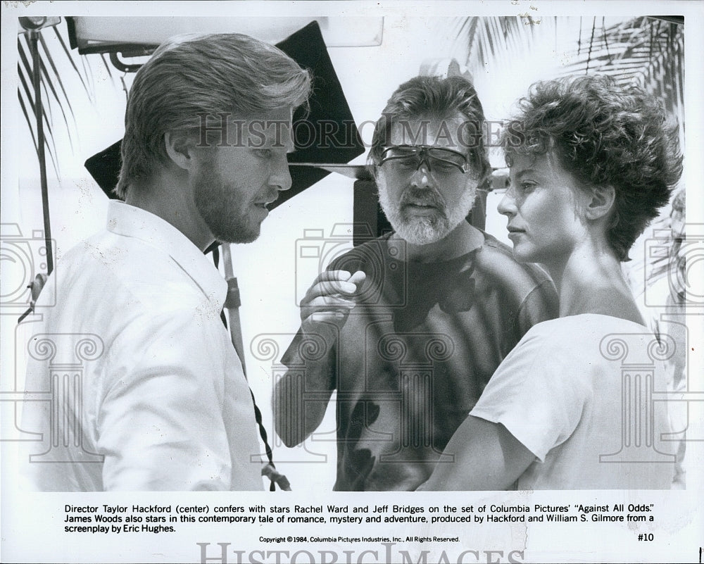 1984 Press Photo Taylor Hackford Rachel Ward Jeff Bridges Against All Odds Set- Historic Images