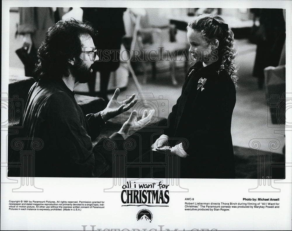 1991 Press Photo Robert Lieberman Director Thora Birch All I Want For Christmas - Historic Images