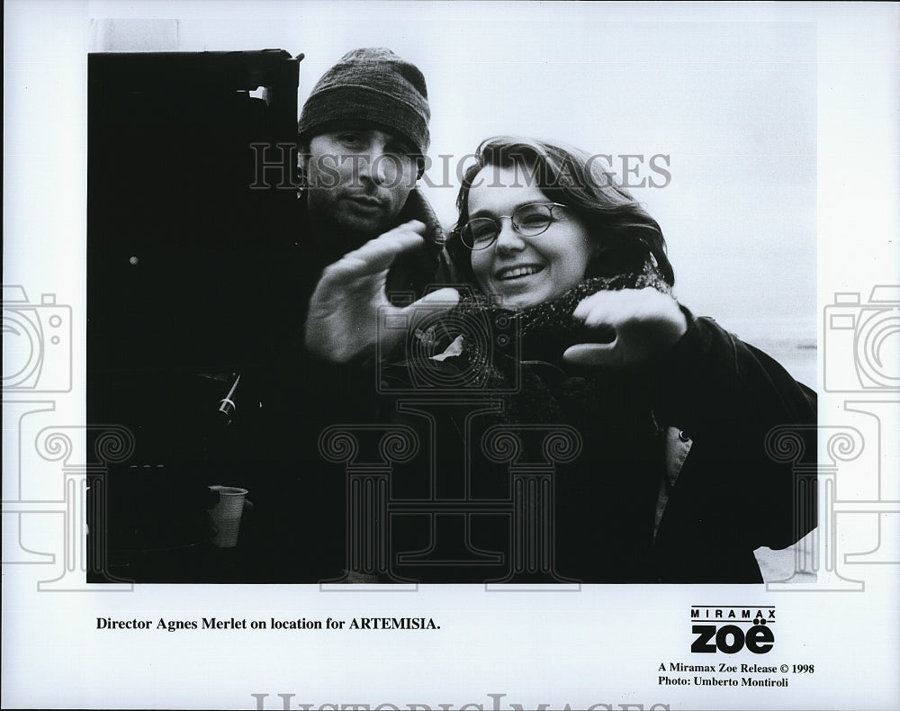 1998 Press Photo Director Agnes Merlet on Location for &quot;Artemisia&quot;- Historic Images