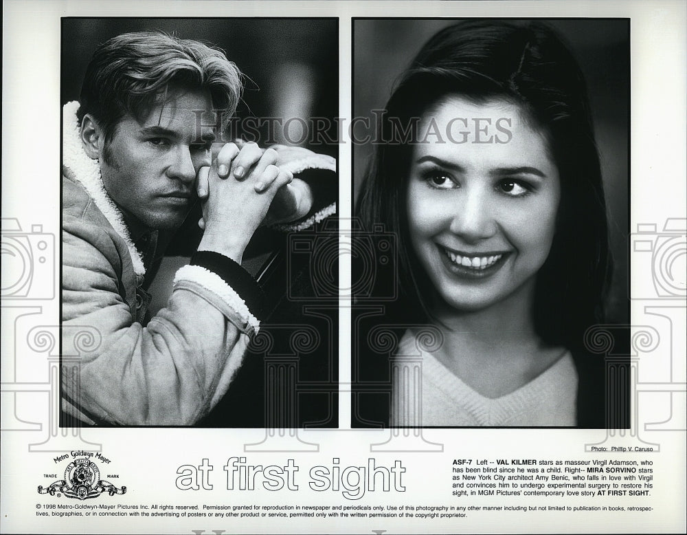 1998 Press Photo Val Kilmer, Mira Sorvino in &quot;At First Sight&quot;- Historic Images