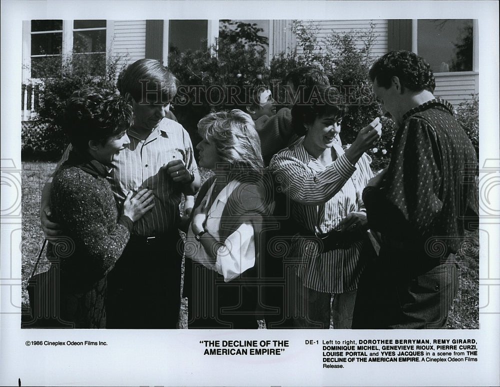 1986 Press Photo Scene From Film &quot;The Decline Of The American Empire&quot;- Historic Images