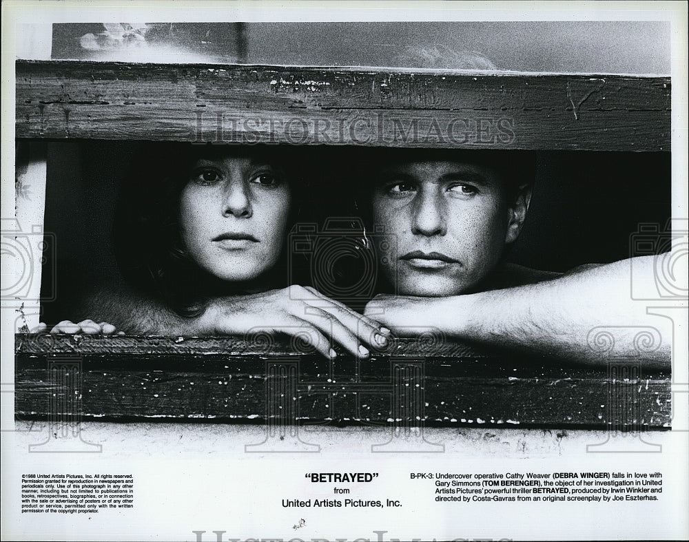 1968 Press Photo Actress Debra Winger &amp; Tom Berenger In &quot;Betrayed&quot;- Historic Images