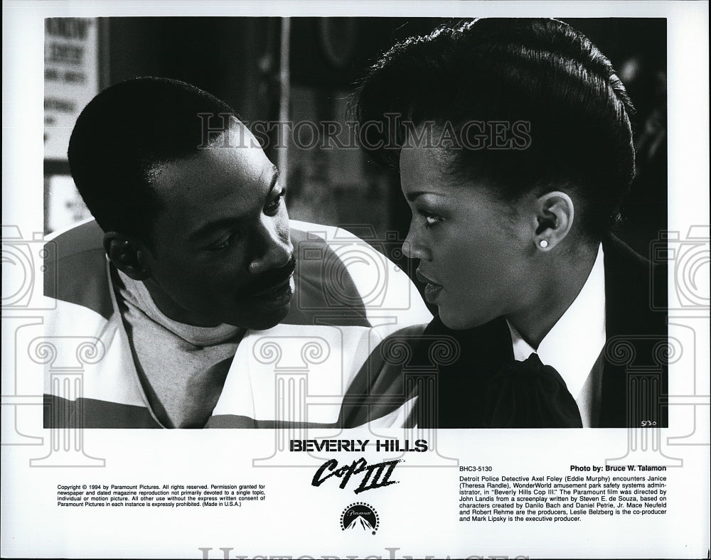 1994 Press Photo Eddie Murphy and Theresa Randle in "Beverly Hills Cop III".- Historic Images