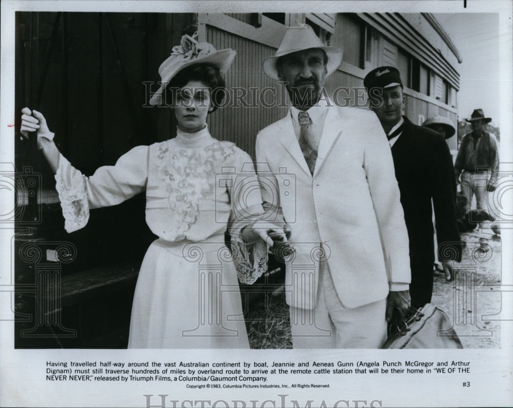 1983 Press Photo Angela Punch McGregor Actress Arthur Dignam Actor Movie Scene- Historic Images