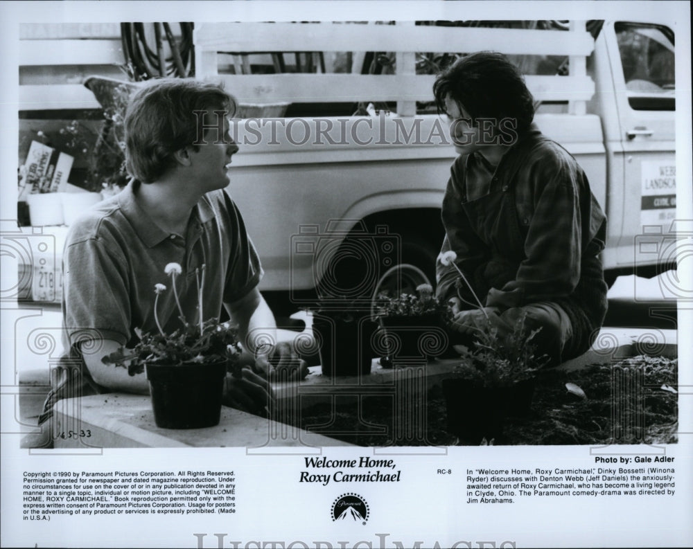 1990 Press Photo Winona Ryder, Jeff Daniels &quot;Welcome Home, Roxy Carmichael&quot;- Historic Images