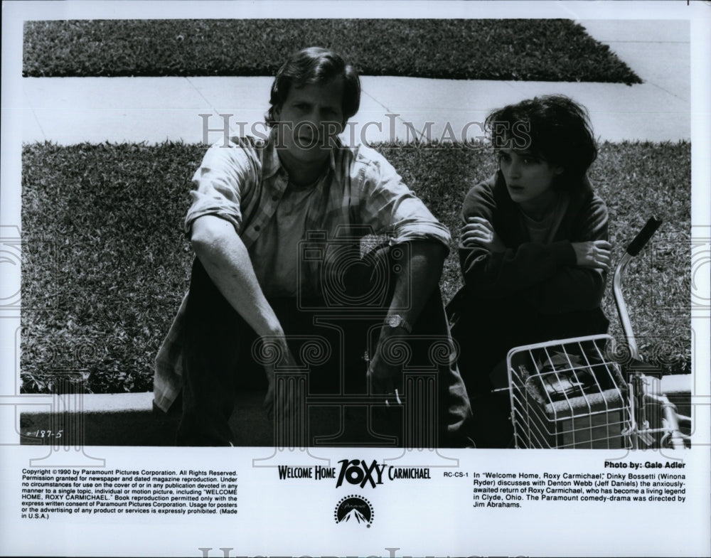 1990 Press Photo Winona Ryder, Jeff Daniels &quot;Welcome Home, Roxy Carmichael&quot;- Historic Images