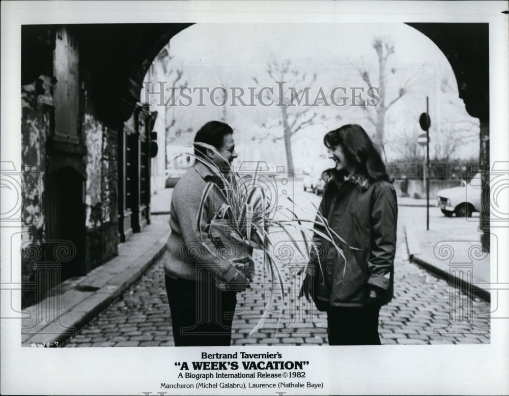 1982 Press Photo A Weeks Vacation Michel Galabru Nathalie Baye- Historic Images