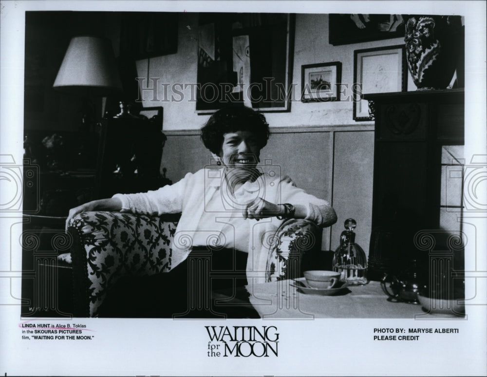 1987 Press Photo Linda Hunt as Alice Toklas in &quot;Waiting for the Moon&quot;- Historic Images