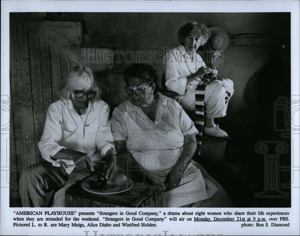 1990 Press Photo Actress Winifred Holden in &quot;Strangers in Good Company&quot;- Historic Images