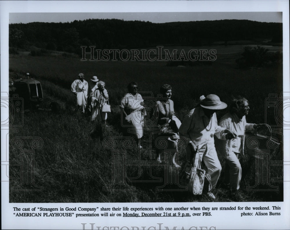 1990 Press Photo Cast of &quot;Strangers in Good Company&quot;- Historic Images