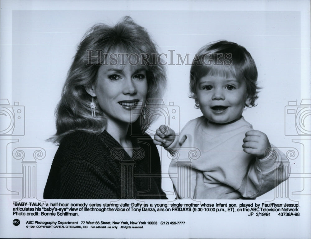 1991 Press Photo Julia Duffy &amp; Paul/Raul Jessup star in &quot;Baby Talk&quot;- Historic Images