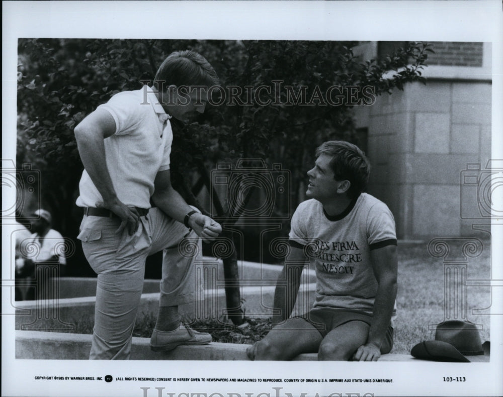 1985 Press Photo Kevin Costner & David Grant Star In "American Flyers"- Historic Images