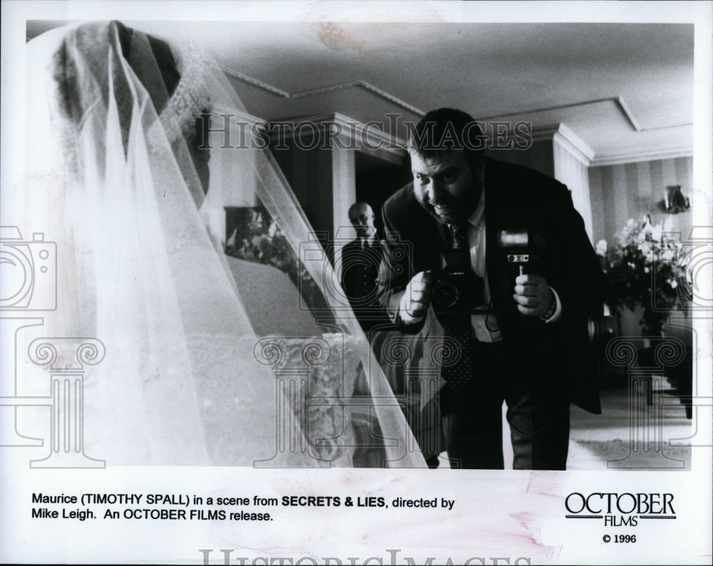 1996 Press Photo Timothy Spall Actor Scene From Secrets Lies British Movie Film- Historic Images