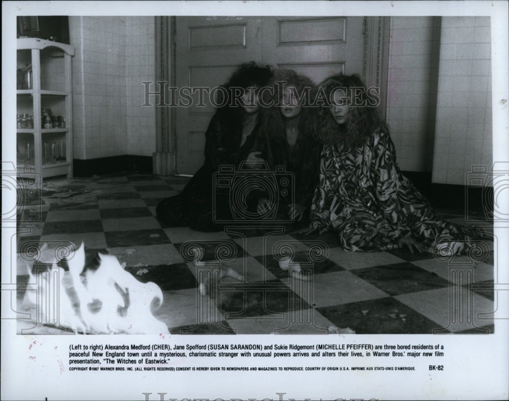 1987 Press Photo Susan Sarandon, M. Pfeiffer, Cher &quot;The Witches of Eastwick&quot;- Historic Images