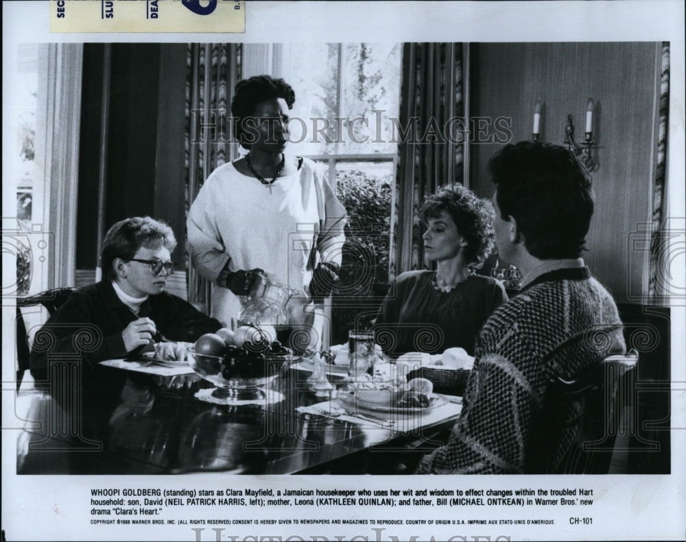 1988 Press Photo Actress Whoopi Goldberg &amp; Kathleen Quinn in &quot;Clara&#39;s Heart&quot;- Historic Images