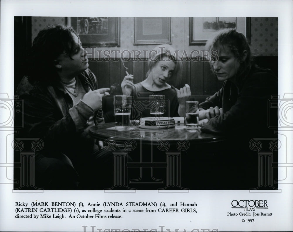 1997 Press Photo Mark Benton,Lynda Steadman, Katrin Cartildge in &quot;Career Girls&quot;.- Historic Images