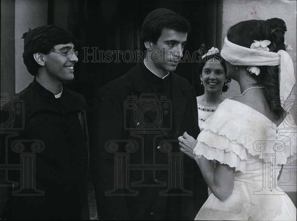 Press Photo Susu Pecoraro and Imanol Arias in Argentinian film &quot;Camila&quot;.- Historic Images