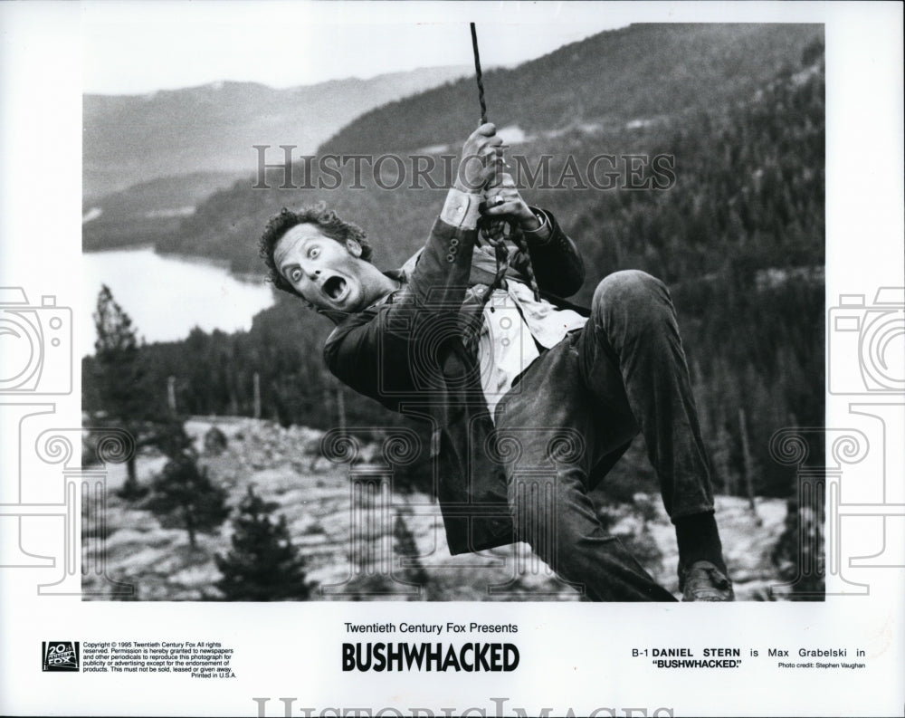 1995 Press Photo Actor Daniel Stern in &quot;Bushwhacked&quot;- Historic Images