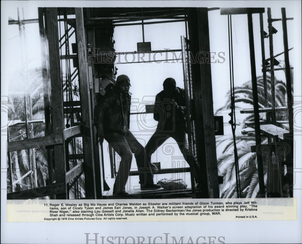 1976 Press Photo The River Niger Film Roger Mosley Charles Weldon Glynn Turman- Historic Images