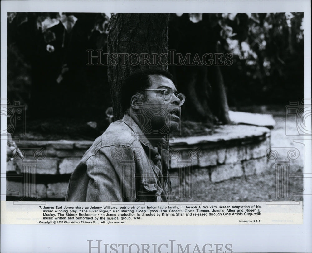 1976 Press Photo The River Niger Film Actor James Earl Jones Scene- Historic Images