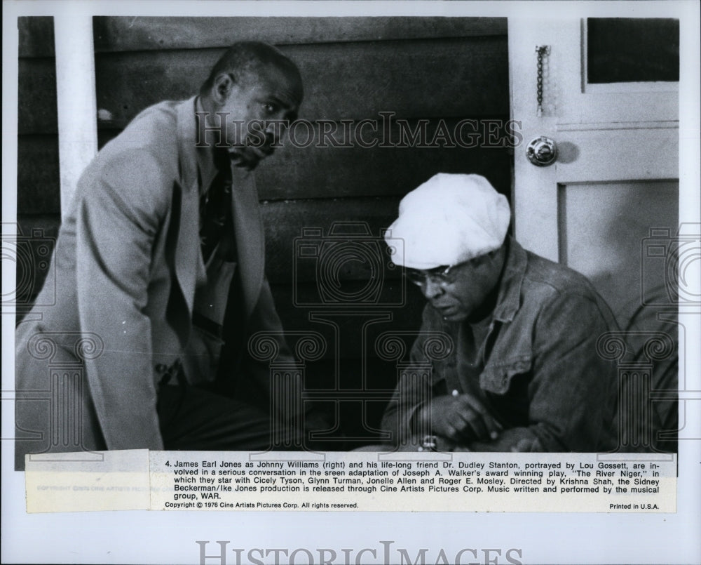 1976 Press Photo The River Niger Film Actors James Earl Jones Lou Gossett- Historic Images