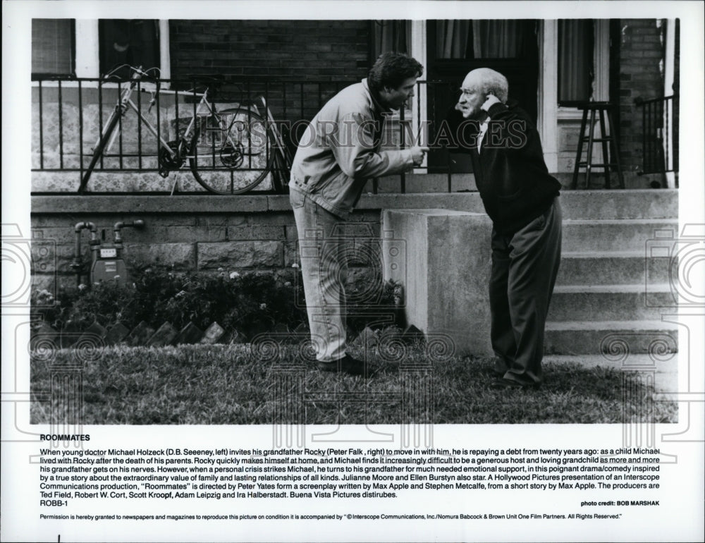 1995 Press Photo Roommates Film D B Sweeney Peter Falk Argument Scene Outside- Historic Images