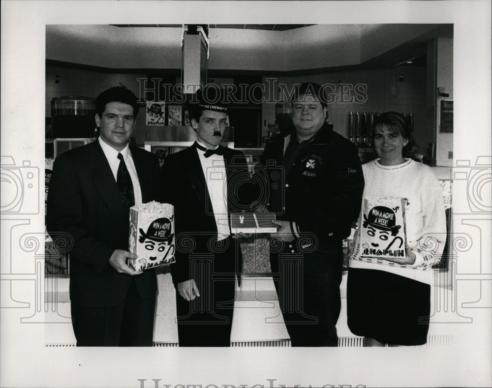 1992 Press Photo Charlie Chaplin Contest Winners Rod Rodrigues , Dan Ring Marian- Historic Images