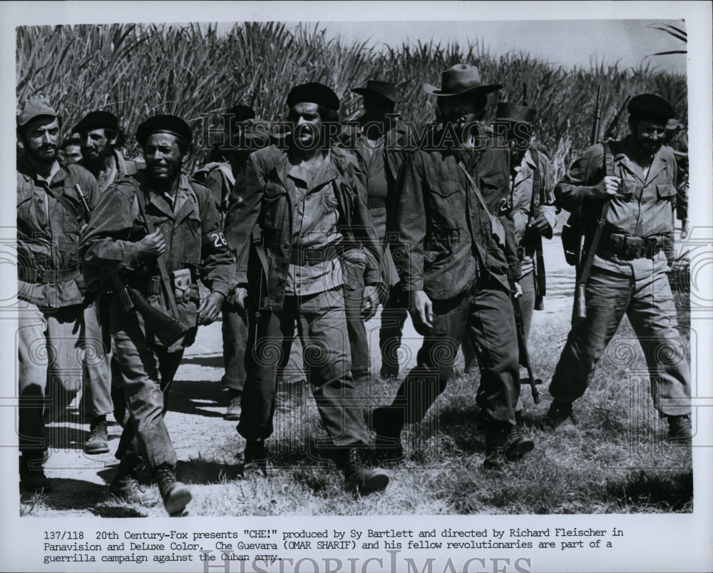 1969 Press Photo Che! Film Scene Omar Sharif With Revolutionaries- Historic Images