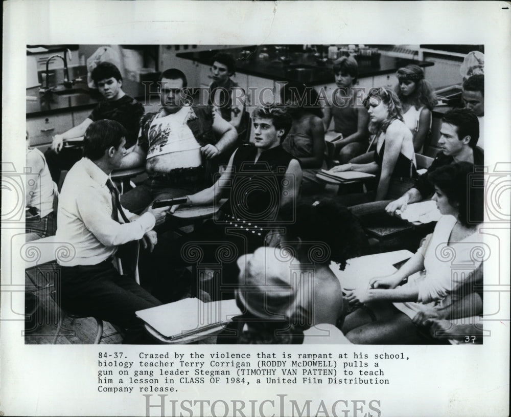 1984 Press Photo Actor Roddy McDowell &amp; Timothy Can Patten In &quot;Class Of 1984&quot;- Historic Images