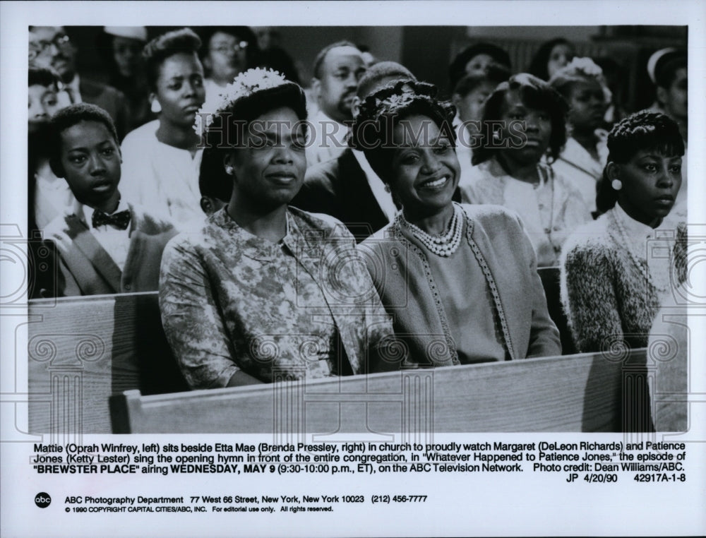 1990 Press Photo &quot;Brewster Place&quot; Ophra Winfrey &amp; Brenda Pressley- Historic Images